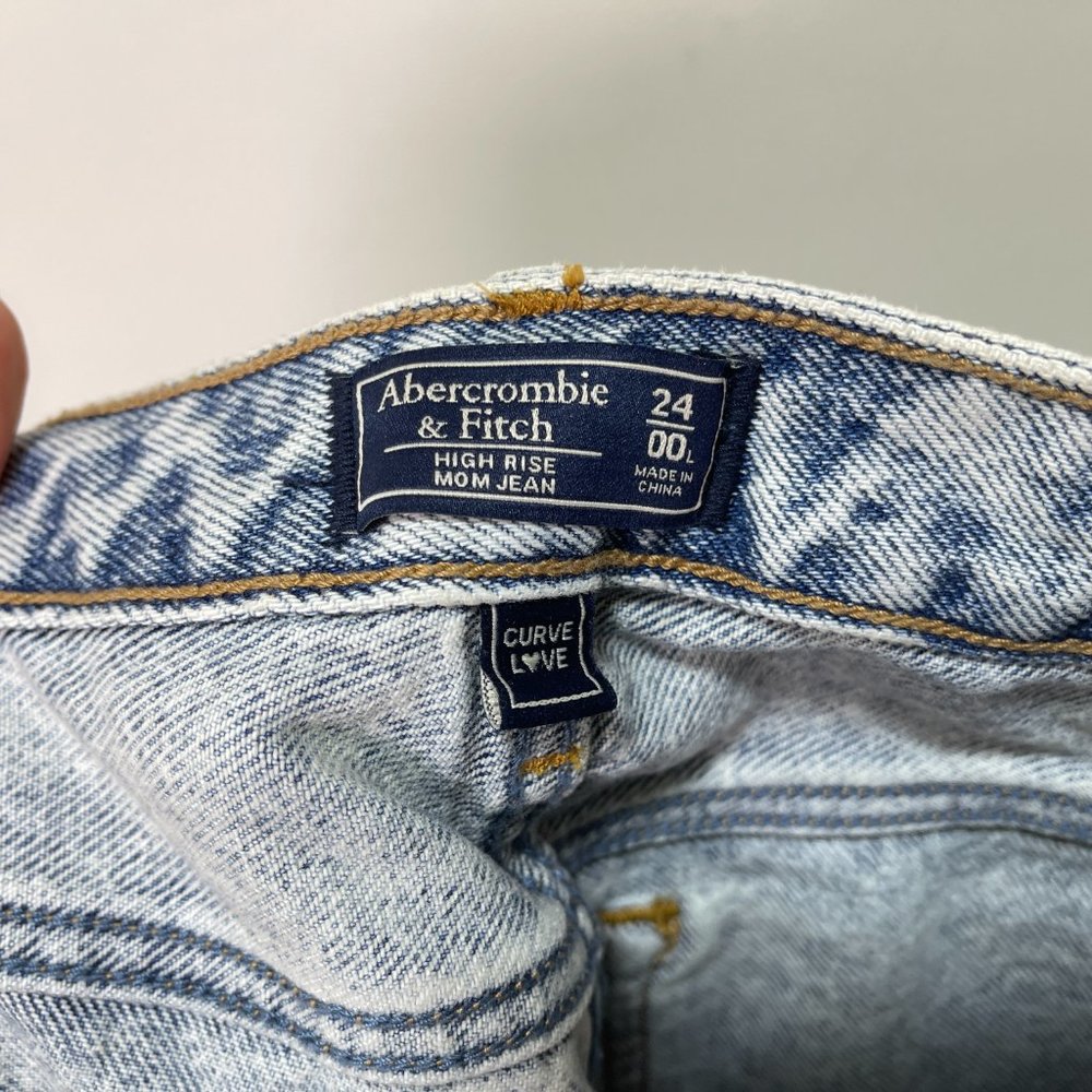 NWOT Abercrombie & Fitch Curve Love High Rise Mom Jeans sz 24 - Picture 5 of 15